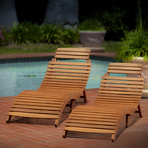 Outdoor Lounge Chairs
